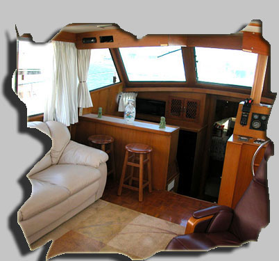San Diego Boat Rental - Salon